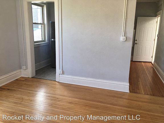 3rd image of 115 S Main St APT 109