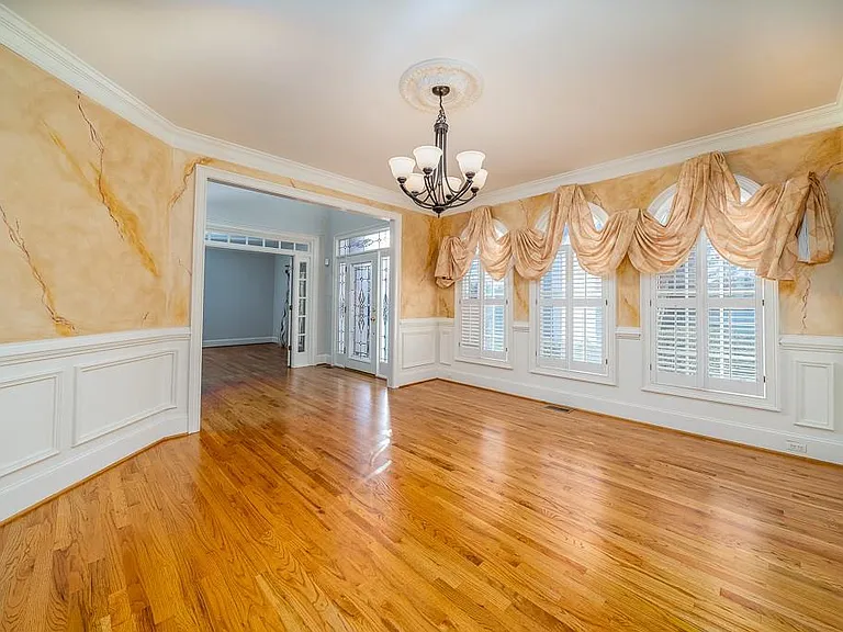 9445 Stoney Ridge Ln — Photo 11