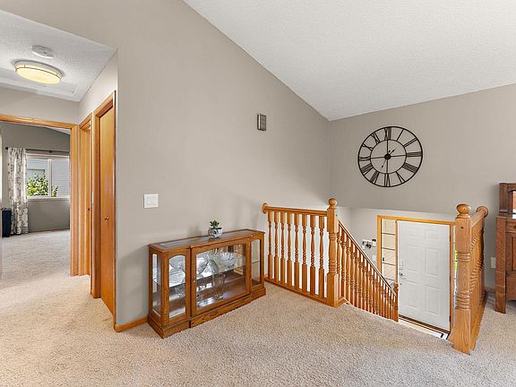 5th image of 2891 Meadow Brook Dr