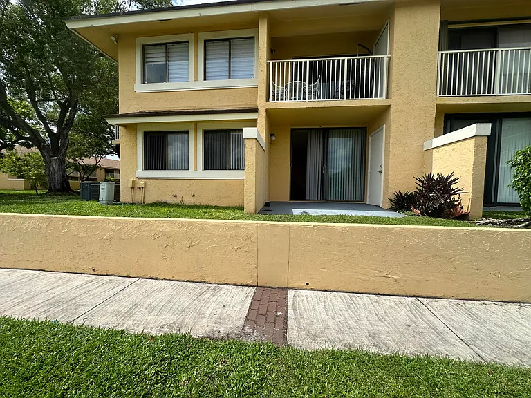 410 NW 214th St #105 — Photo 5
