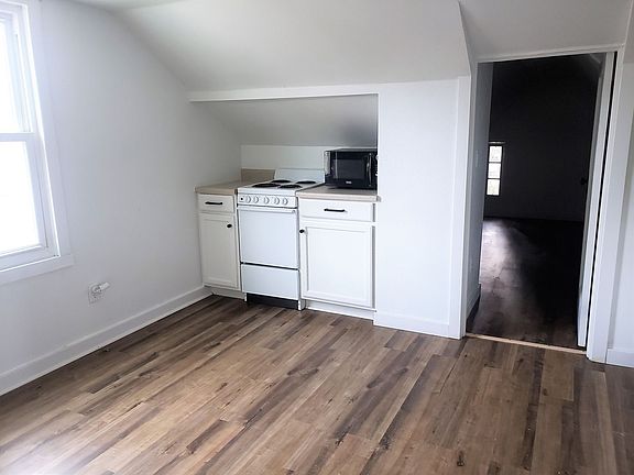 5th image of 423 Alderson Ave #4235
