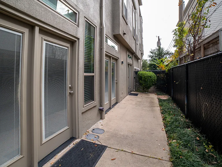 3813 Prescott Ave #102 — Photo 14