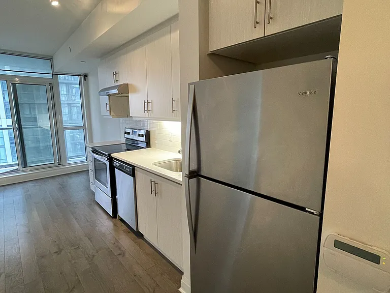 17 Zorra St #910 — Photo 18