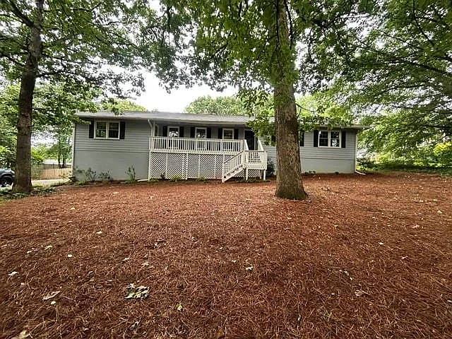 80 Pinehurst Ln — Photo 3