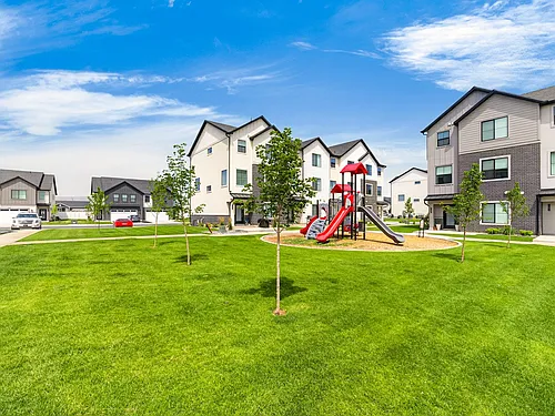 608 W 1760 N Photo 1