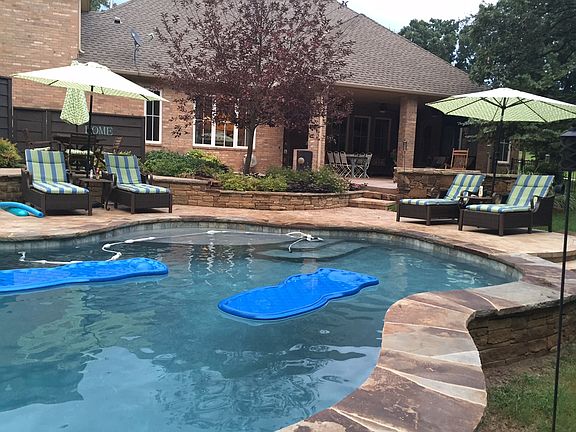 Outdoor resort