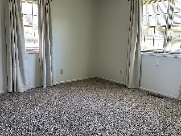 1110 Jeff Cir #1110 — Photo 13
