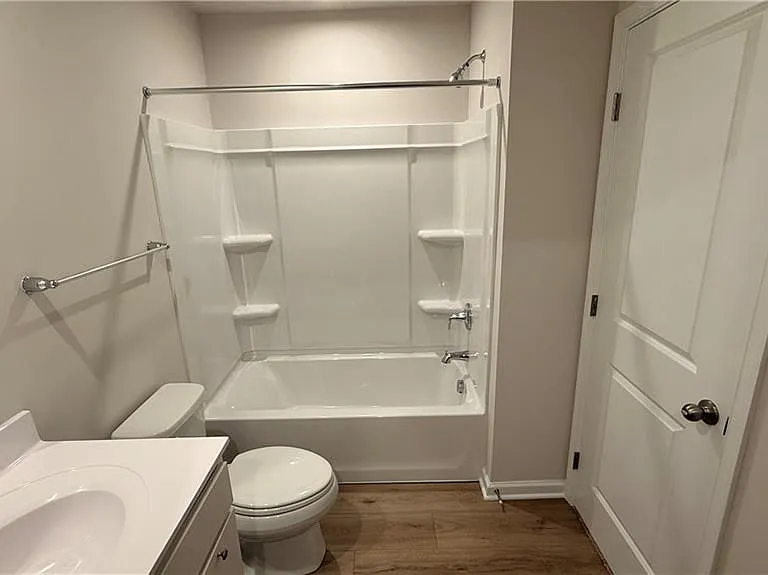 4028 Hemlock Ct — Photo 17
