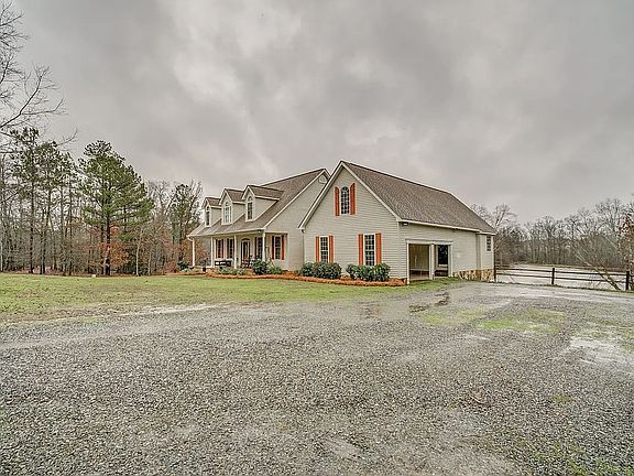 3rd image of 222 Basin Creek Rd