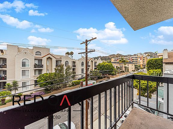 4th image of 1522 N Formosa Ave #301