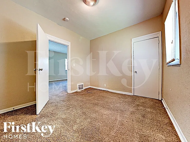 615 Clement St — Photo 10