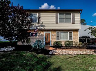 25 Johnstone St, Edison, NJ 08817