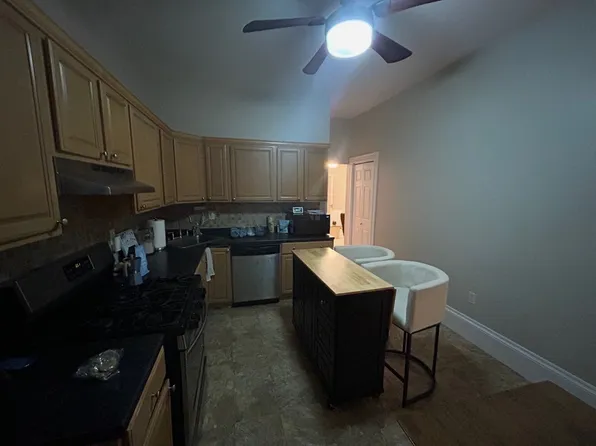 279 Webster St #2, Boston, MA 02128