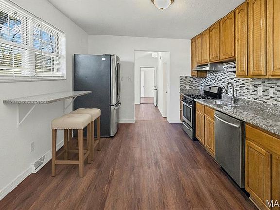 2nd image of 120 Walnut St