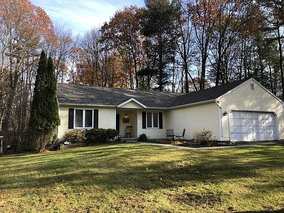 2nd image of 14 Pinehollow Dr