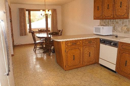4th image of 6324 W 92nd Pl