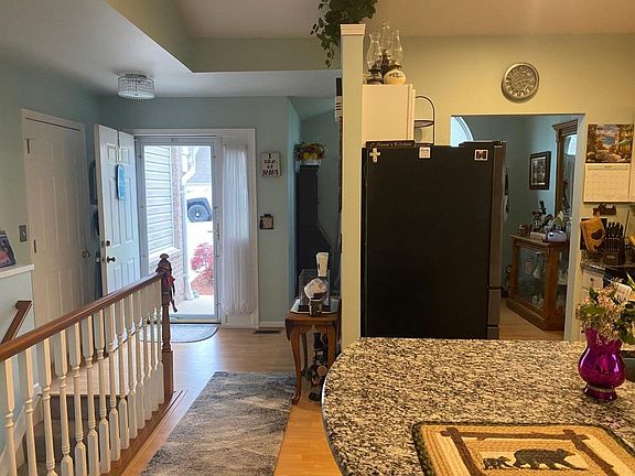 4th image of 1892 S Pointe Dr