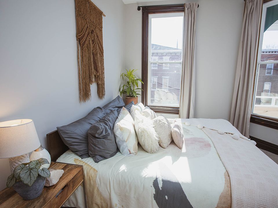 1st image of 105 N Main St #1
