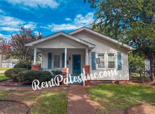 900 S Micheaux Ave, Palestine, TX 75801