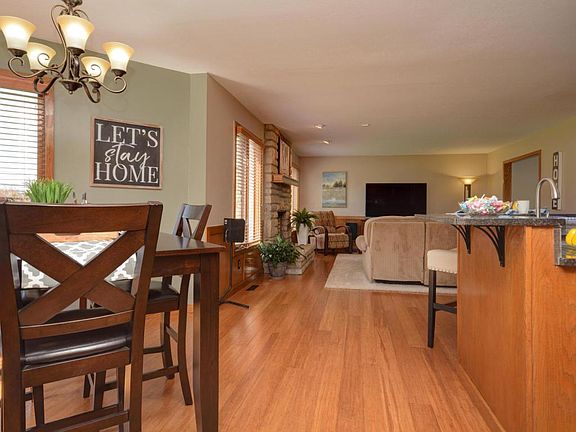 3rd image of 655 Amy Lu Ct
