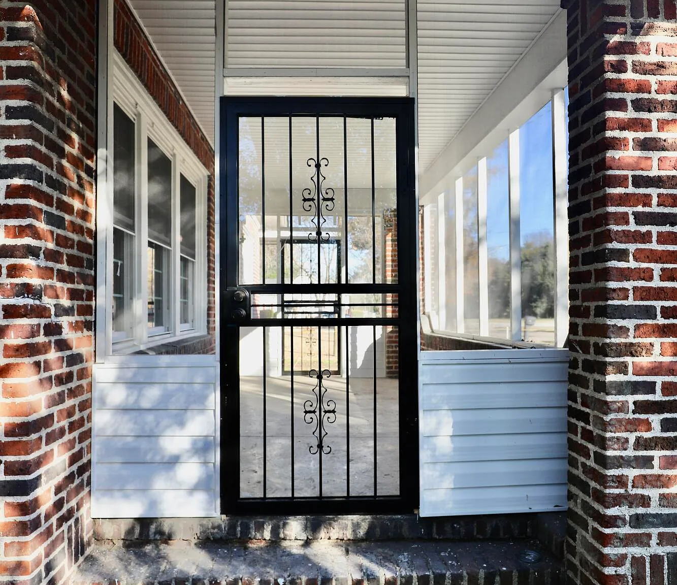 3 bed, 2.0 bath, 2119 sqft, $1,700 — Photo 4