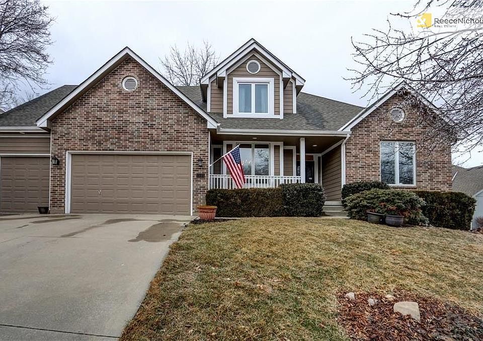 Great front entrance and 3 car garage