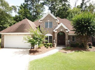 10 Twin Oaks Pl, Laurel, MS 39440