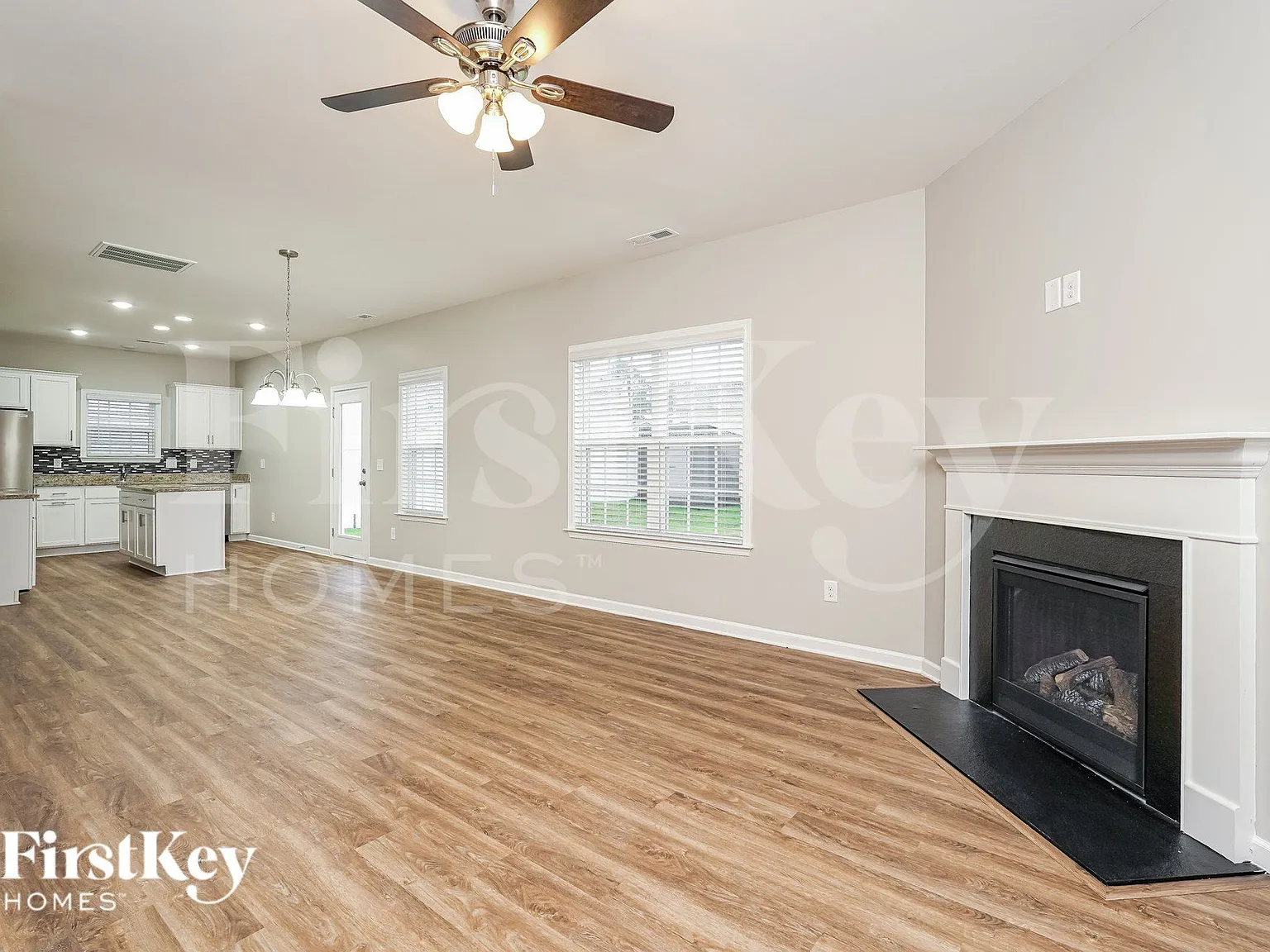 3 bed, 2.5 bath, 2326 sqft, $2,335 — Photo 2