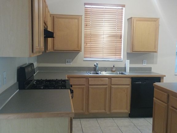 5th image of 684 Carrigan Woods Trl