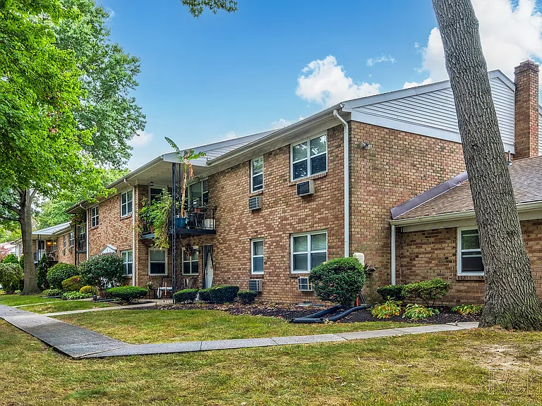 Princeton Court CLO — Photo 19