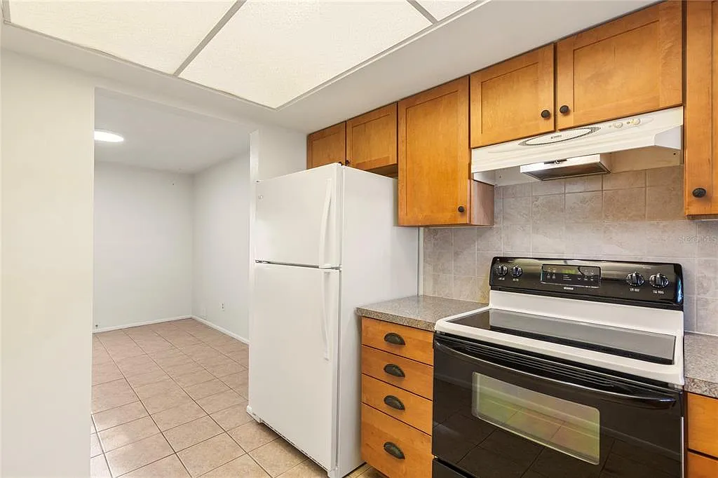 2 bed, 1.5 bath, 928 sqft, $1,940 — Photo 4