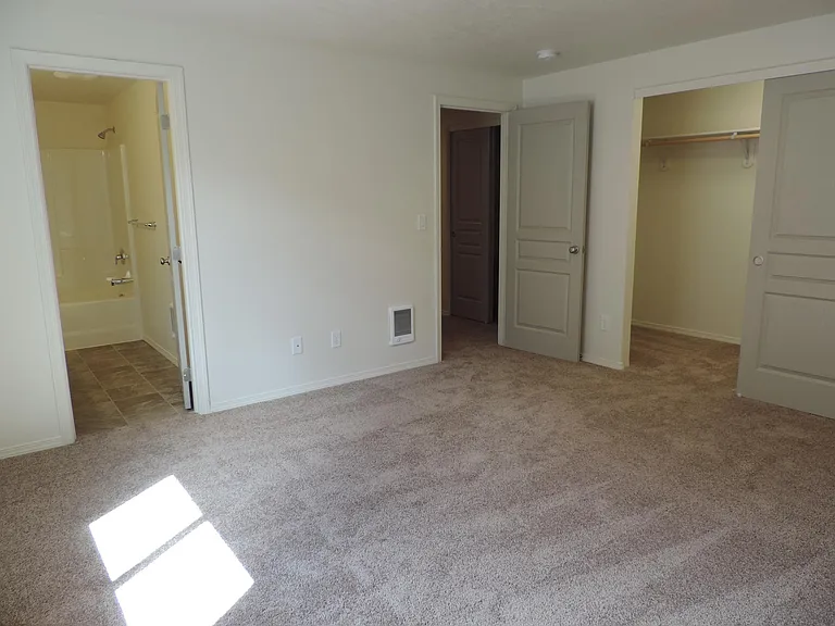 3030 SW Juniper Ave — Photo 7