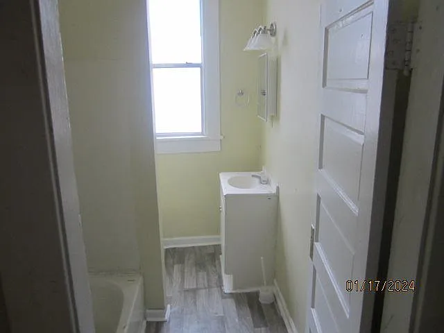 878 Stafford Ave — Photo 6