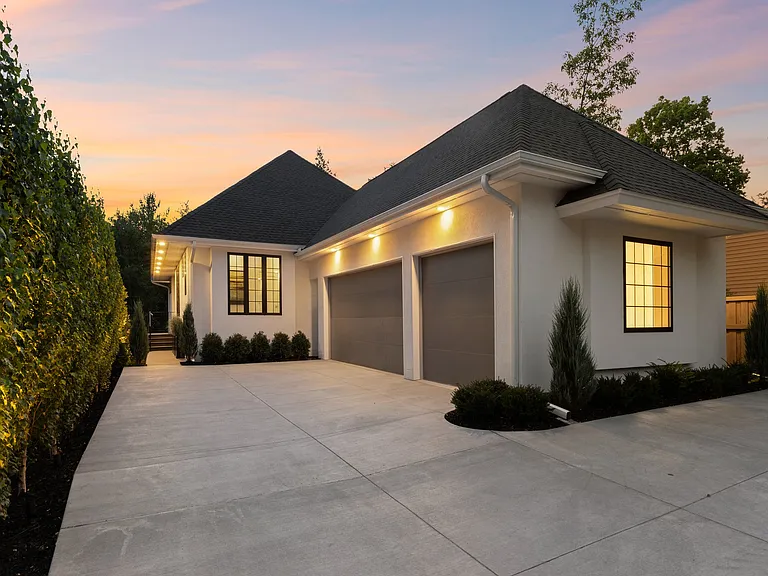 3 Car Heated Garage