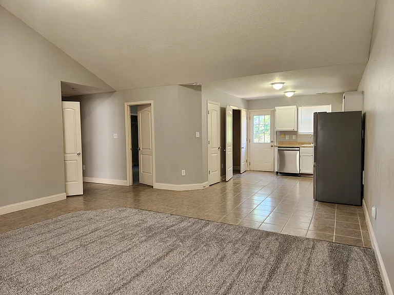 7135 Hurst Ln — Photo 4