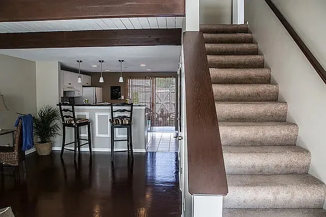 460 Meadow Hill Ln — Photo 4