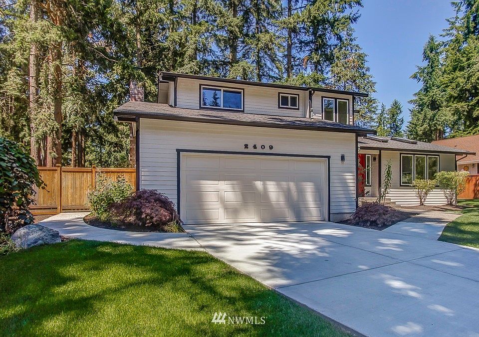 1st image of 2409 Manorwood Drive SE