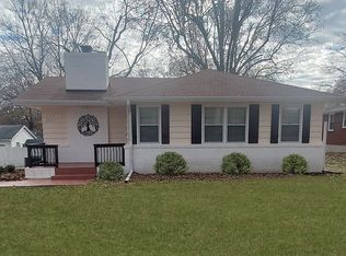 215 SW 3rd Ter, Lees Summit, MO 64063