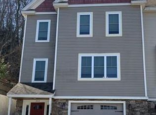 35 School St #D, Hudson, MA 01749