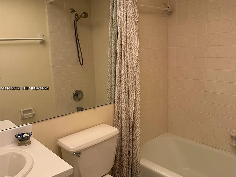 100 SE 6th Ave #207 — Photo 6