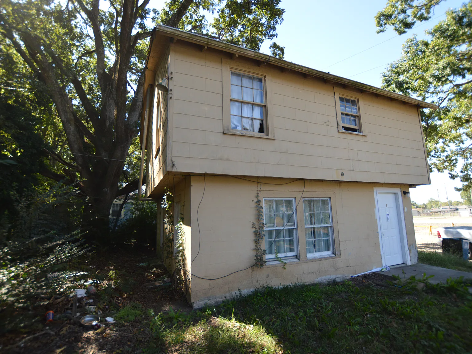 ANN 602 Jewell Ave. - Front — Photo 2