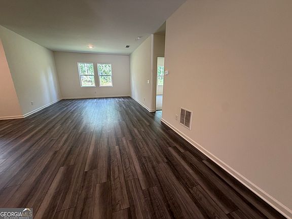 5th image of 113 Maison Ct
