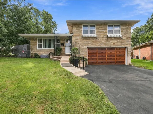 10407 E 30th Ter, Independence, MO 64052