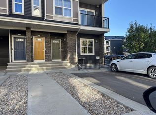 250 N Fireside Vw #401, Cochrane, AB T4C2M2