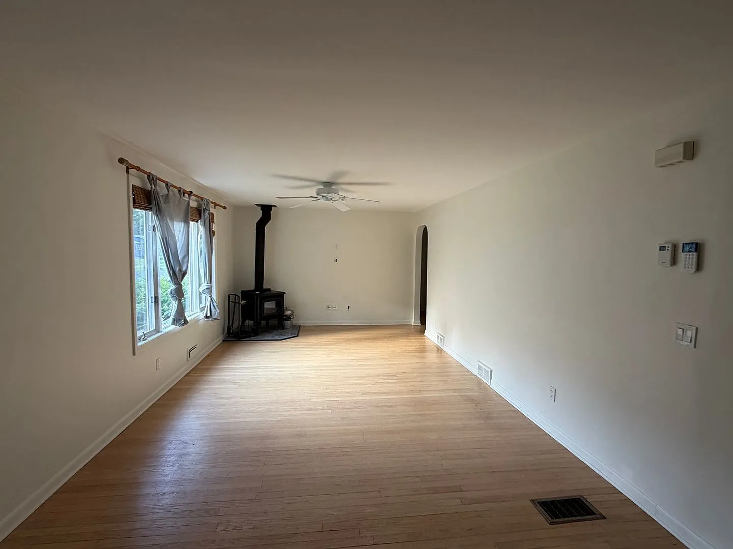 Beautiful Single Family Home In Lovely Neighborhood — Photo 2