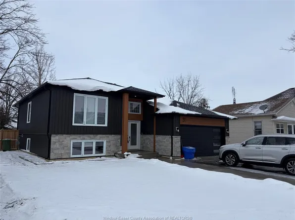 31 Cameron Ave, Essex, ON N8M 2K7