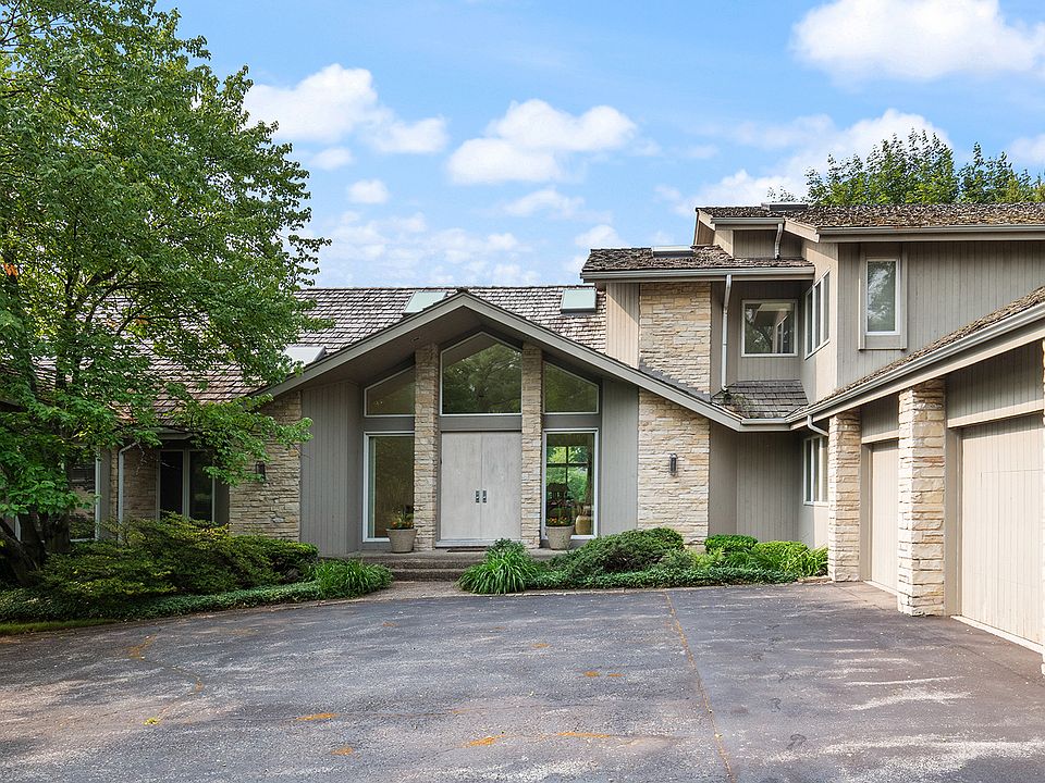 1st image of 2905 Woodmere Dr