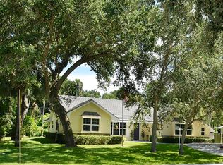 826 Iris Ln, Vero Beach, FL 32963