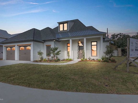 2nd image of 100 Amber Pond Ln