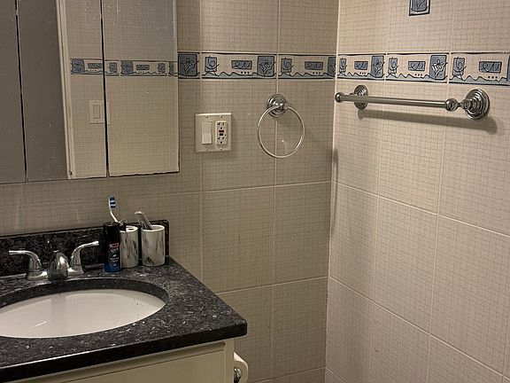 4th image of 89-06 249th St #G